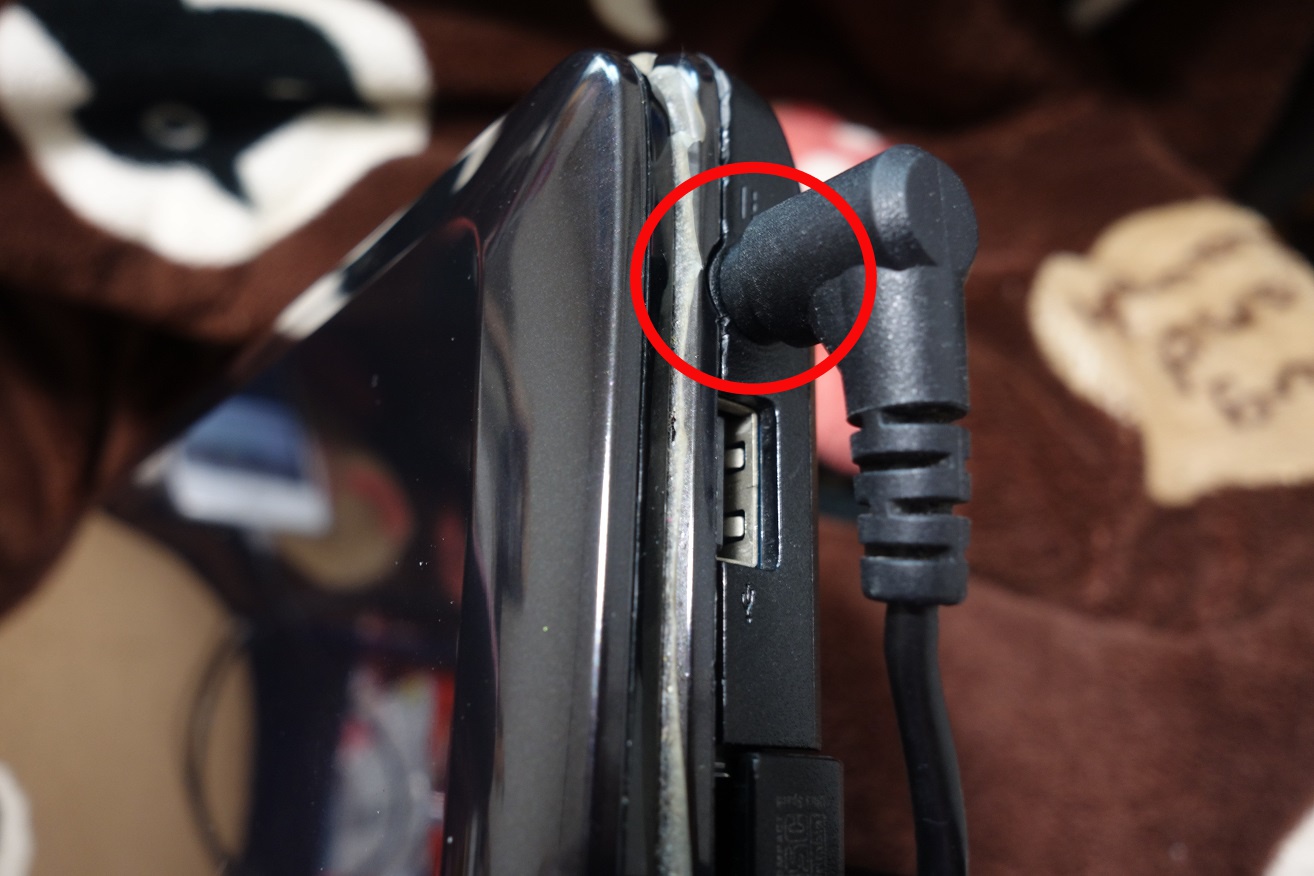 【PC応急処置】LenovoG580*充電できない!電源の接触不良を超素人が直してみました *ぶたぶたぶろぐ* 【PC応急処置】LenovoG580*充電できない!電源の接触不良を超素人が直してみました *ぶたぶたぶろぐ*